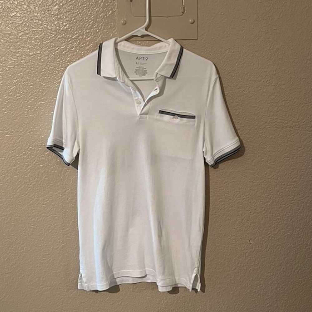 White Apt 9 shirt